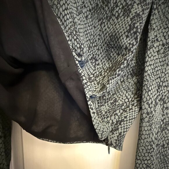 Dynamite Cropped Snake Print Blouse - Picture 6 of 7